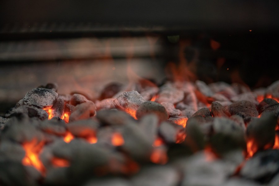 Hogyan szabályozzuk a hőmérsékletet faszén grillen