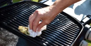 Grillsütő tisztítás otthon – Így lesz újra makulátlan a sütőd profi trükkökkel